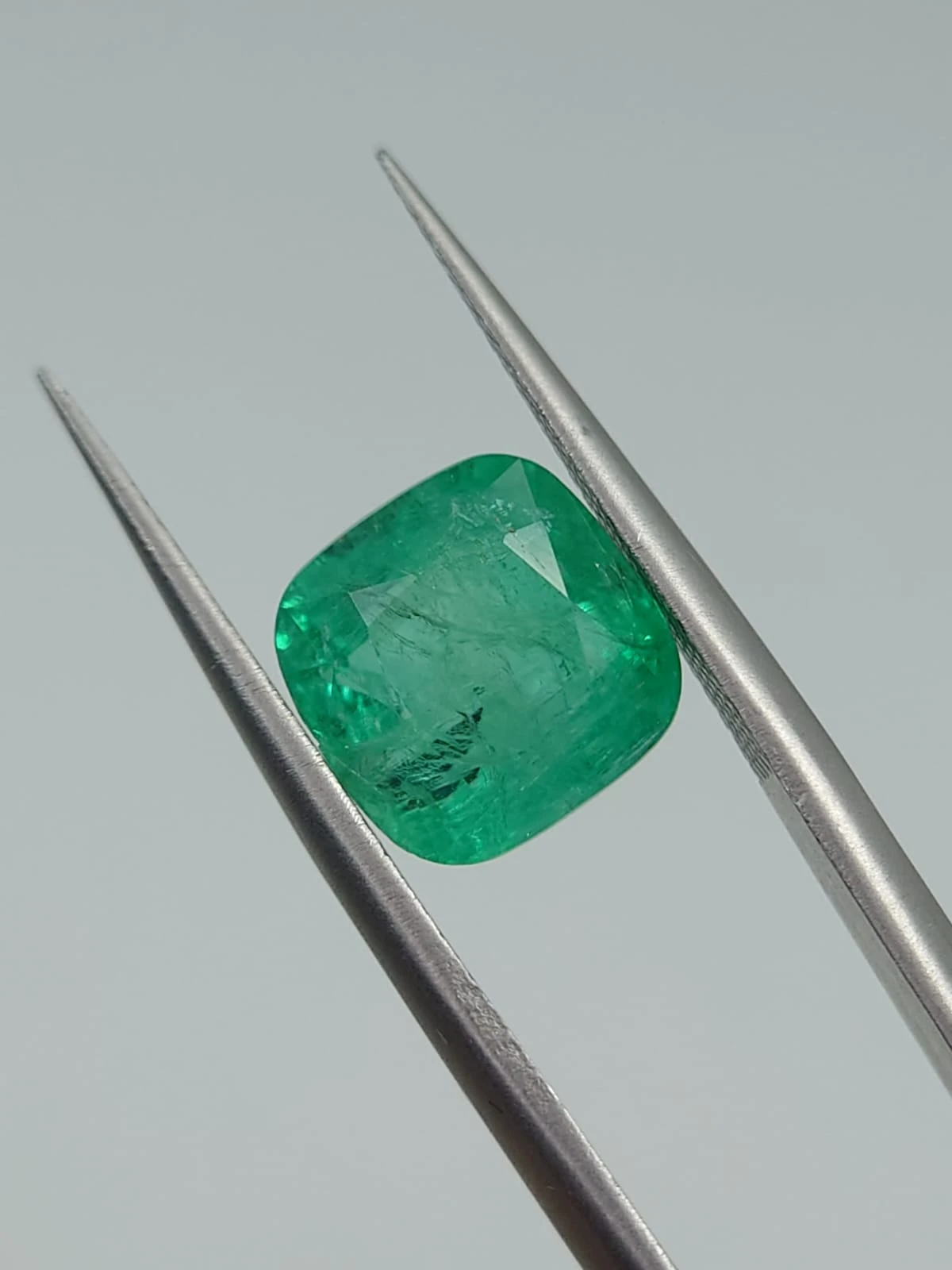 3.56ct Natural Emerald From Panjshir Afghanistan — view 3